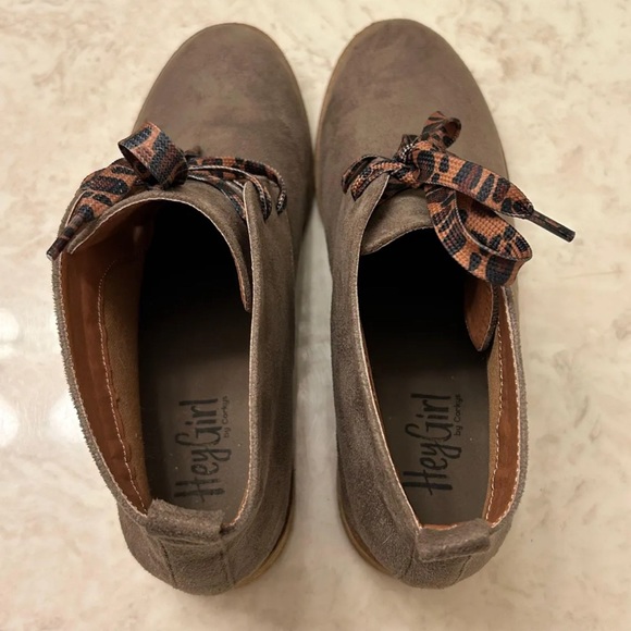 Corkys Hey Girl Totes Leopard Laces Booties Boots Size 8 Like New - Picture 4 of 15